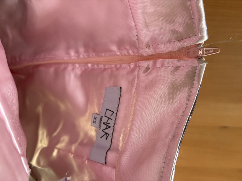 CHAR HOUSTON Rose Gold Metallic Ruffle High Waist Shorts XS - Picture 3 of 5